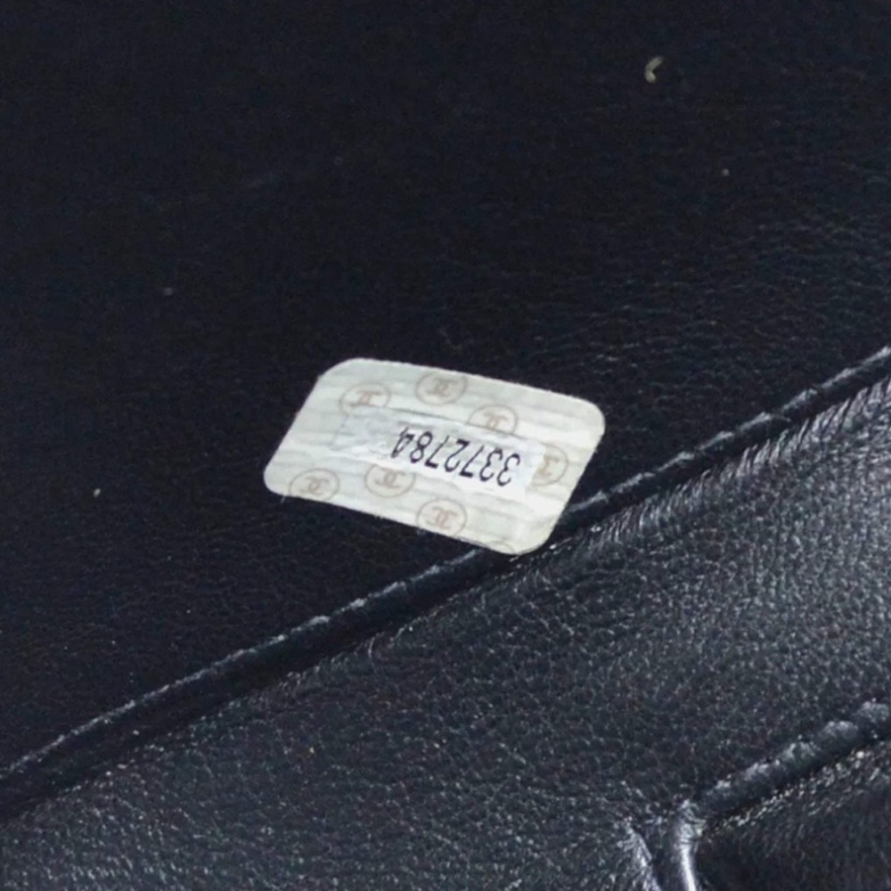 THE CHANEL BARBIE MOVIE HEART HAND BAG VERY RARE!!!! - Picture 12 of 15